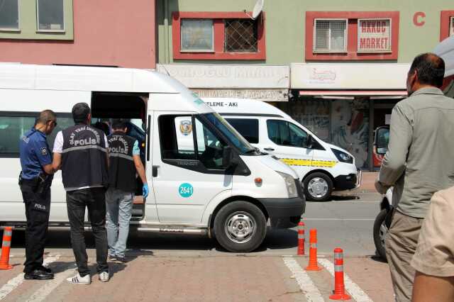 81 yaşındaki adam bindiği ilçe minibüsünde hayatını kaybetti