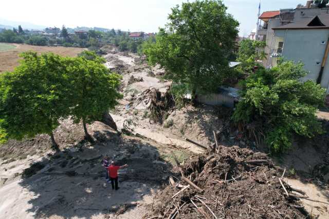 Denizli'de Sel Felaketi: Oteller Enkaz Yığınına Döndü, Ekipler Seferber Oldu