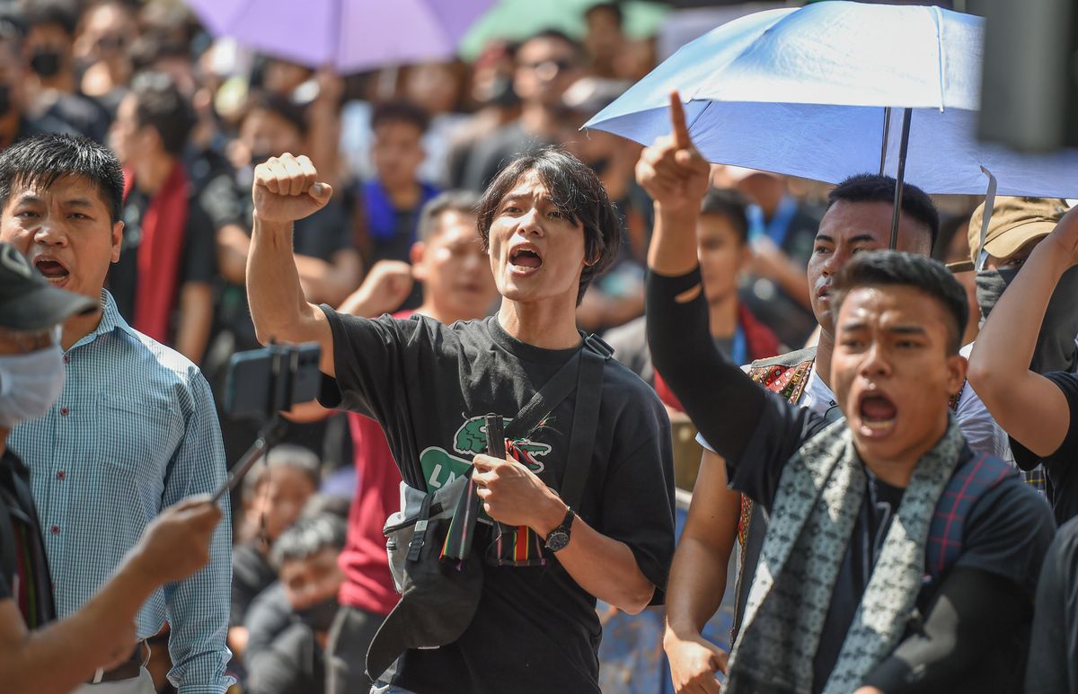 Hindistan'da Halk Manipur'daki Şiddeti Protesto Etmek İçin Sokaklara Döküldü