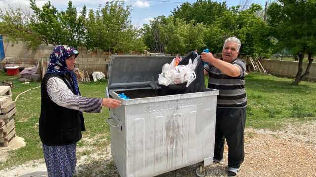 İçinde 400 bin lira olan parayı çöpe attılar bakın sonra nerede bulundu