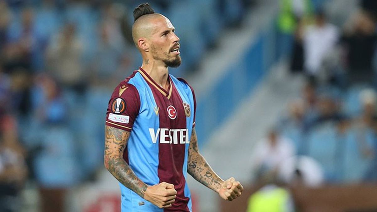 Son Dakika: Trabzonspor'un yıldızı Marek Hamsik, futbolu bırakma kararı aldı