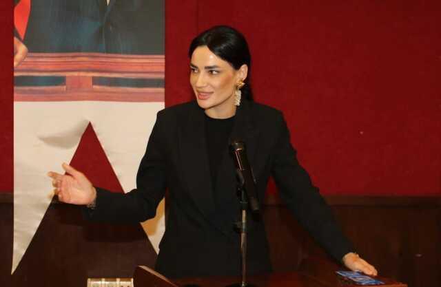 Türkiye Güzeli Sarıbaş, milletvekilliği kaydını yaptırdı