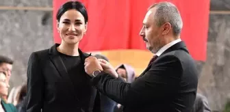 Türkiye Güzeli Seda Sarıbaş, milletvekilliği kaydını yaptırdı