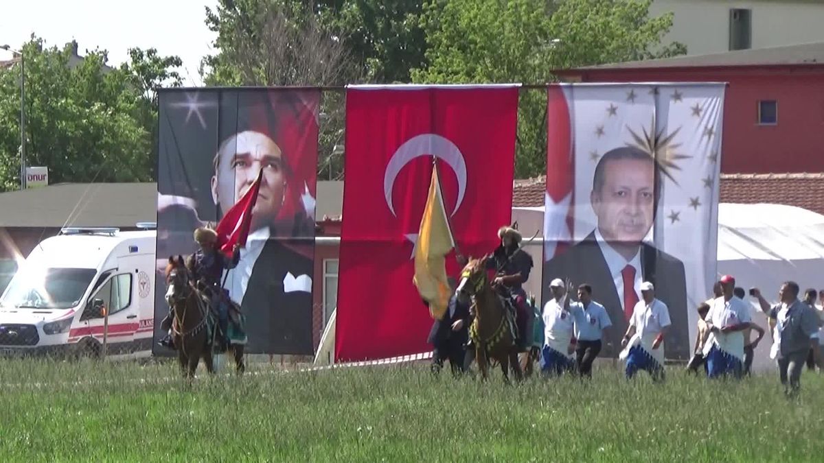 Türkiye Üniversiteler Yağlı Güreş Şampiyonası Edirne'de başladı