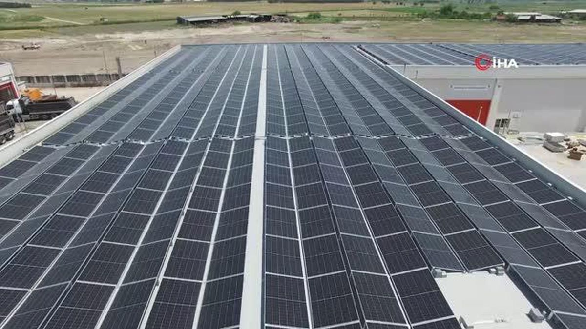 Balıkesir Büyükşehir Çatılara Kurduğu Güneş Panelleri ile 6 Milyon Liralık Enerji Üretecek