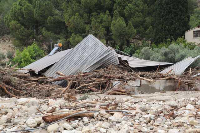 Denizli'de mahalleler sular altında kaldı, tarım alanları zarar gördü! Bölgedekiler '90 yıldır böylesi yaşanmadı' diyor Denizli'de mahalleler sular altında kaldı, tarım alanları zarar gördü! Bölgedekiler '90 yıldır böylesi yaşanmadı' diyor