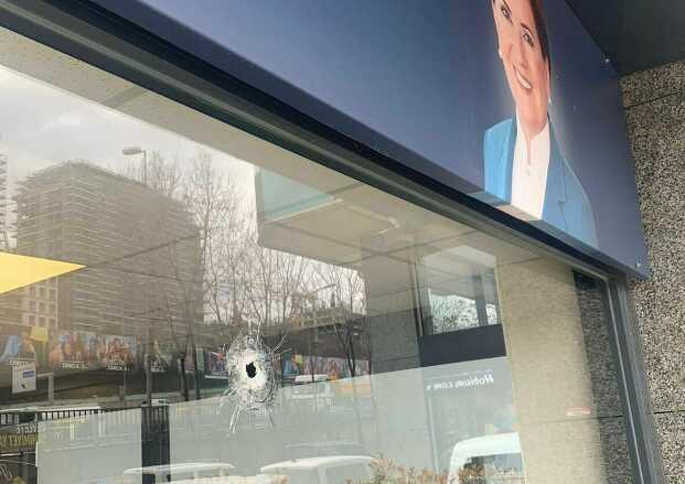 İYİ Parti İstanbul İl Başkanlığı'nın kurşunlanması davasında sanık 9 ay hapis cezasına çarptırıldı İYİ Parti İstanbul İl Başkanlığı'nın kurşunlanması davasında sanık 9 ay hapis cezasına çarptırıldı