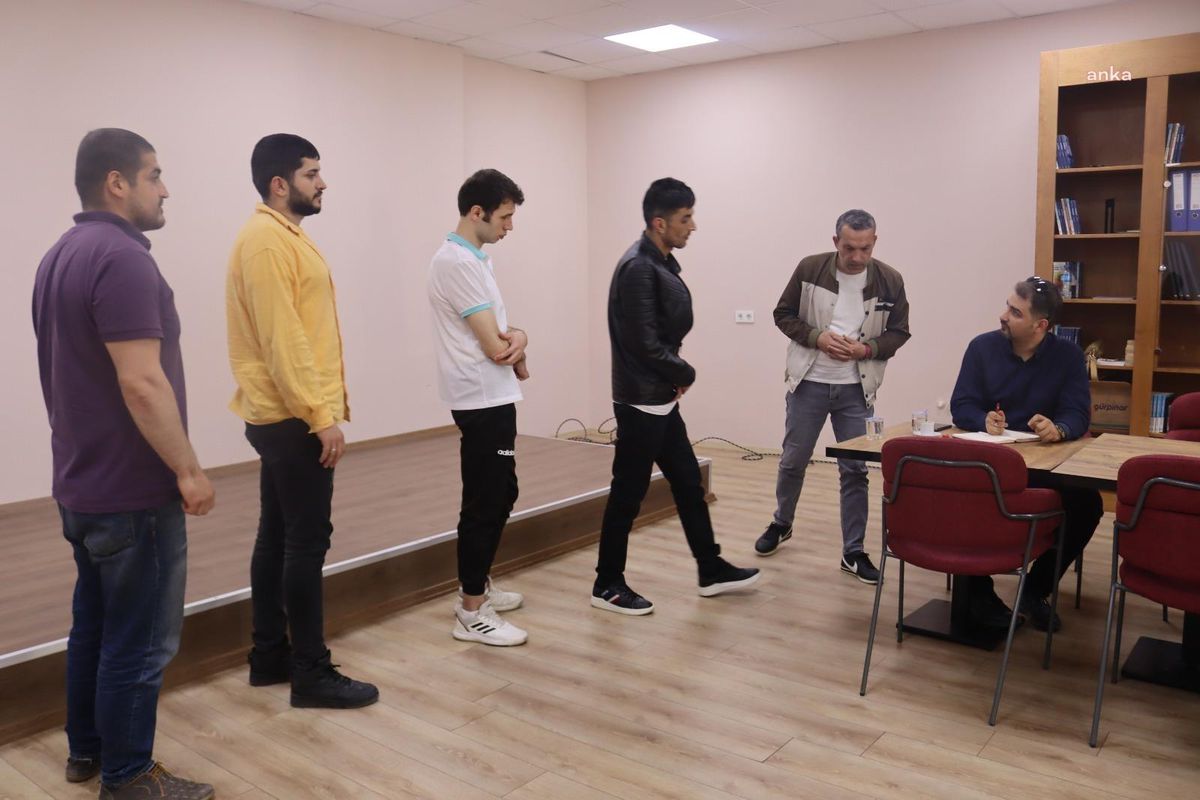 İzmit Belediyesi İstihdam Birimi İşverenlerle İş Arayanları Bir Araya Getiriyor