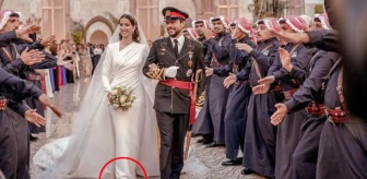 Ürdün Veliaht Prensi ile evlenen Rajwa Al Saif, eşinin boyunu geçmemek için düğünde düz ayakkabı giydi