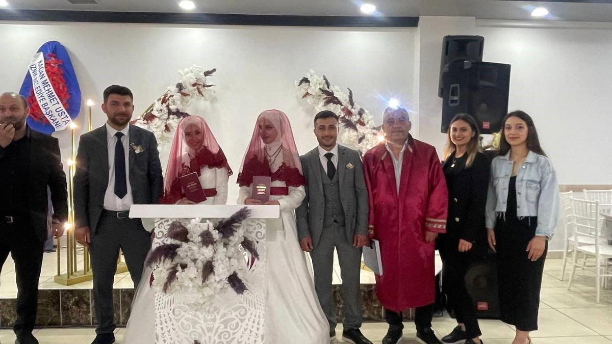Bursa'da 2 erkek ve 2 kız kardeş aynı masada 'evet' dedi
