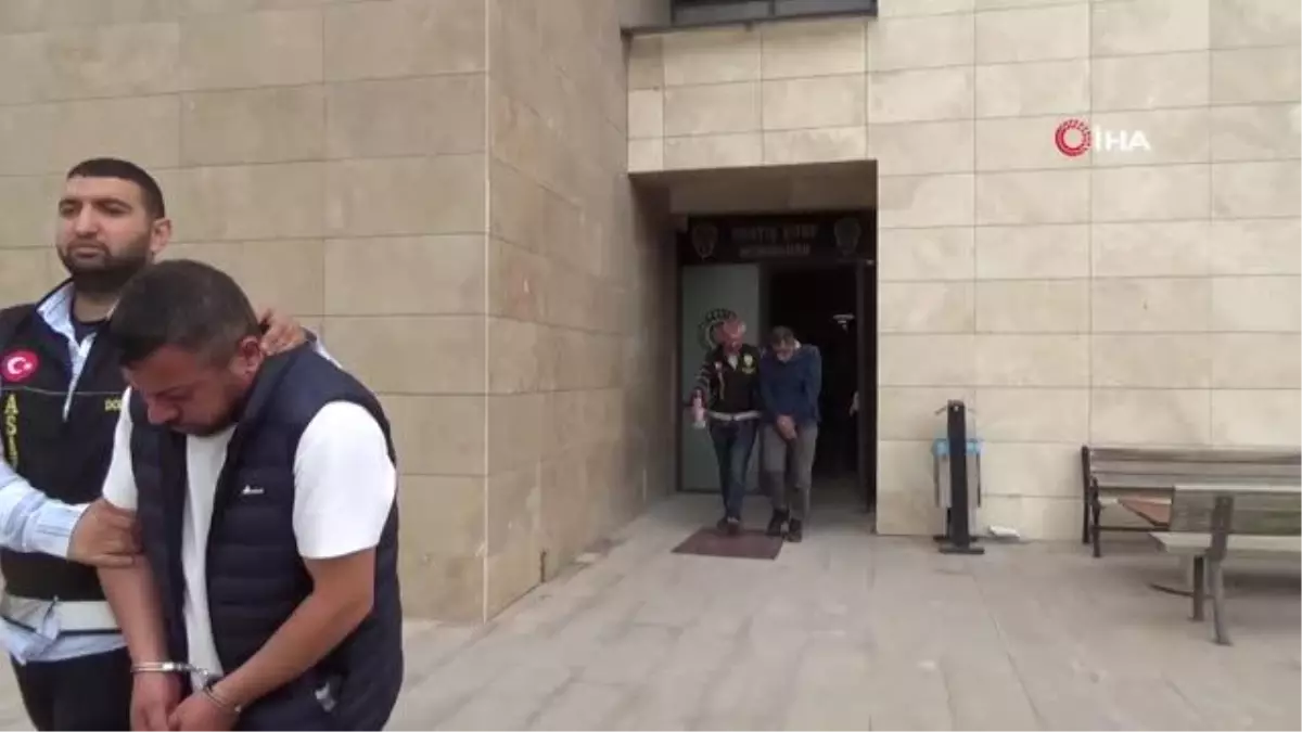 Sahte polisler FETÖ yalanı ile dolandırıcılık yaparken yakalandı