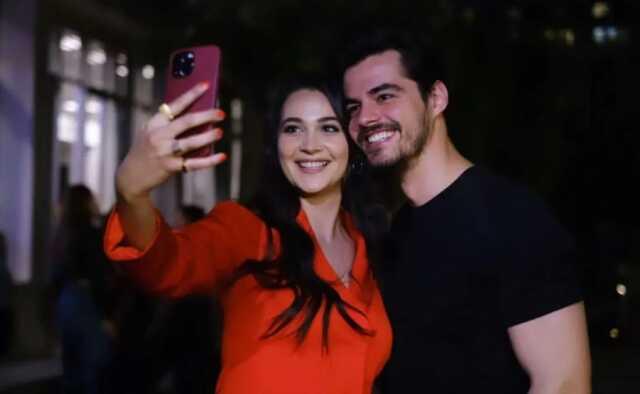 Gönül Dağı dizisinin 100. bölümü kutlandı! Gülsim Ali İlhan gecede sürpriz yaptı Gönül Dağı dizisinin 100. bölümü kutlandı! Gülsim Ali İlhan gecede sürpriz yaptı