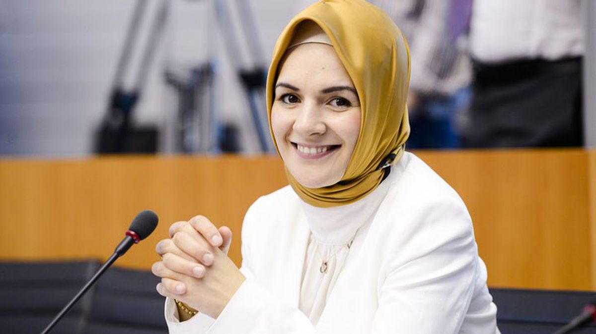 Kabine'nin tek kadın bakanı Mahinur Özdemir Göktaş