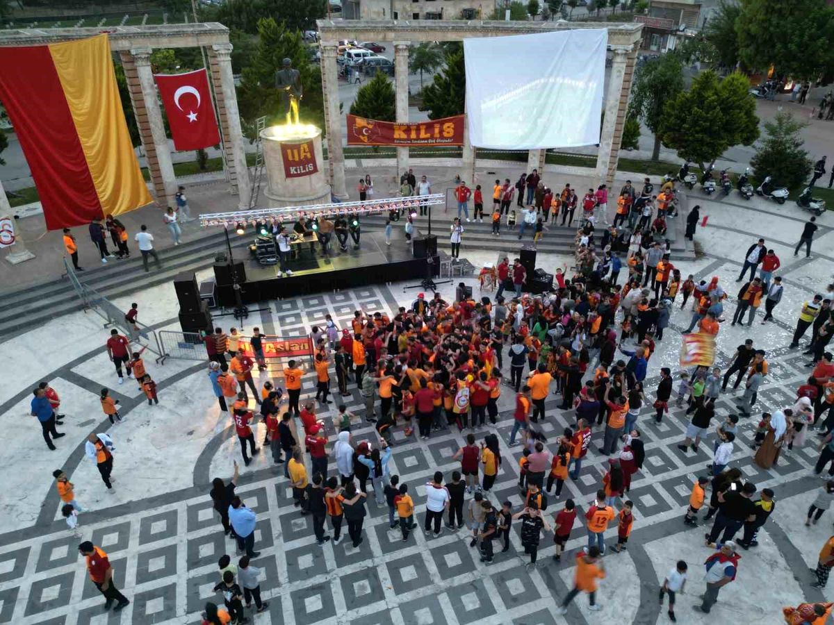 Galatasaray'ın şampiyonluk kutlamaları Kilis'te devam ediyor