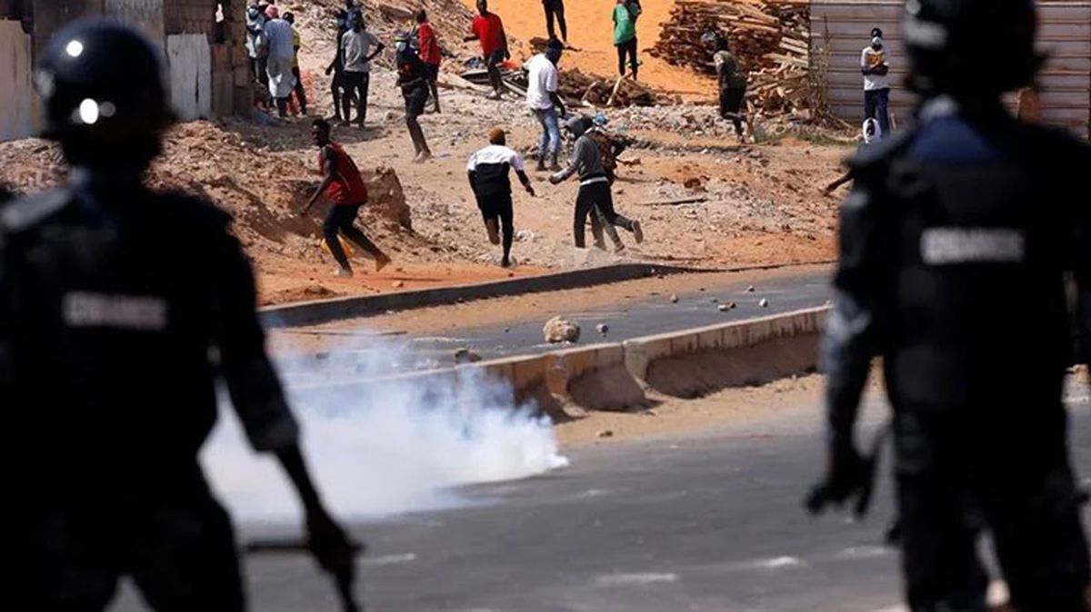 Senegal'de muhalif liderin hapis cezası protestolara neden oldu: 15 ölü
