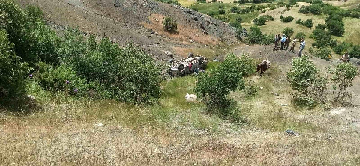 Siirt'te Kamyonet Takla Attı, Sürücü Yara Almadan Atlattı