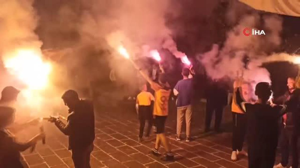 Aksaray'da Galatasaray'ın Fenerbahçe galibiyeti coşkusu