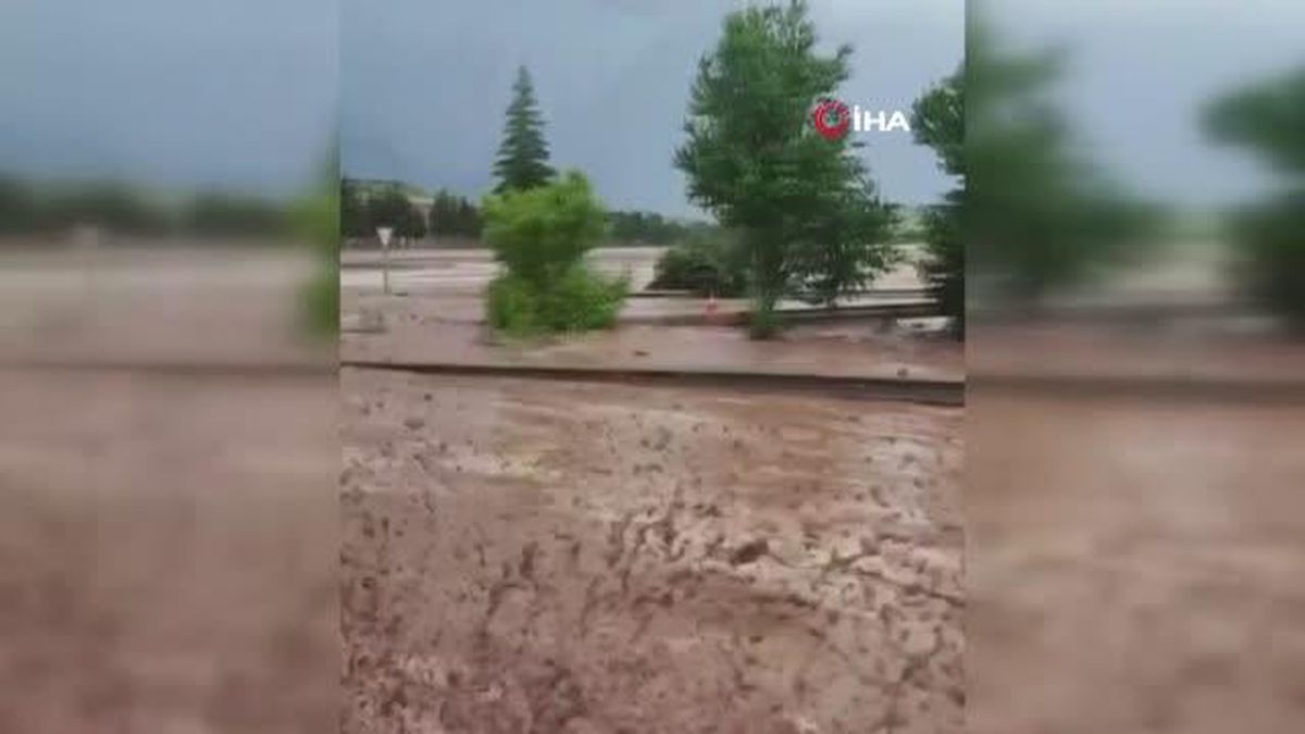 Ankara'da Hayatı Felç Eden Sağanak Yağışlar
