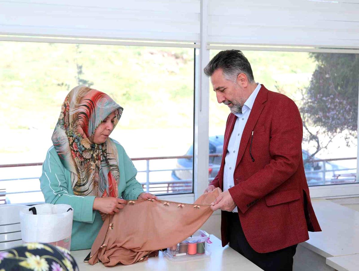 Bayraklı'da Kadın Emeği Yıl Sonu Sergisi