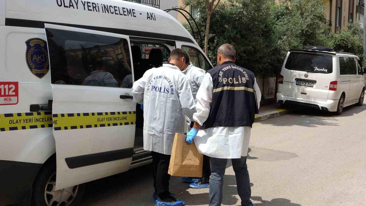Antalya'da Alkol Alırken Ölen Genç