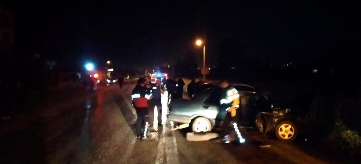 Bucak'ta Otomobil Kazası: 5 Yaralı