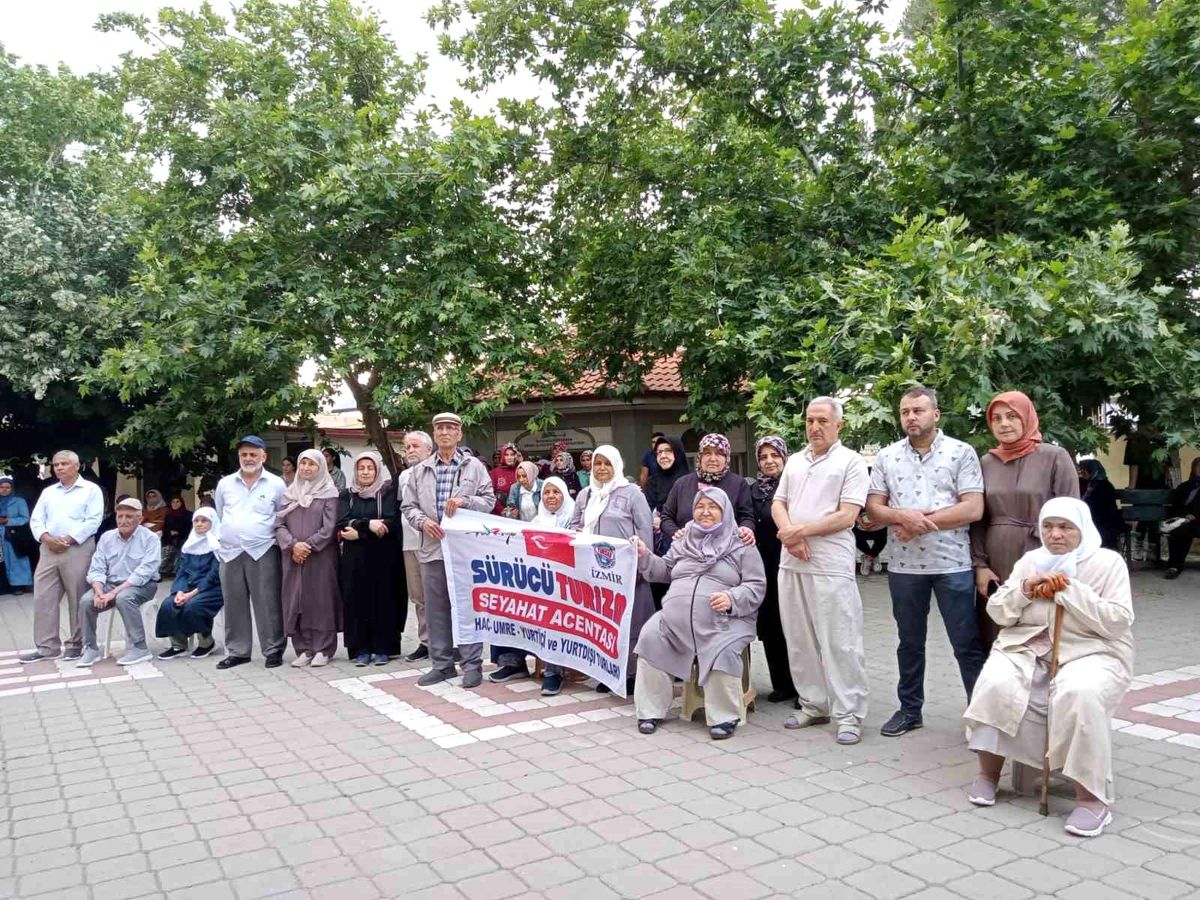 Burhaniye'de hacı adayları uğurlandı