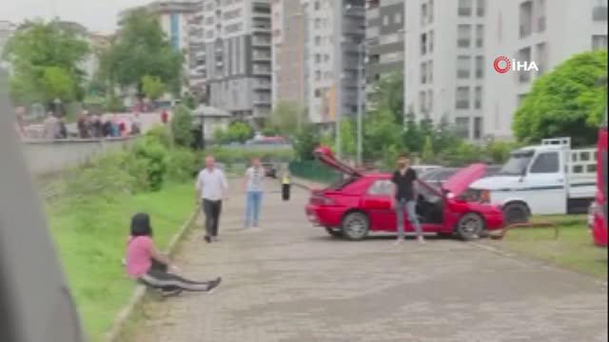 Samsun'da elinde bıçak olan şahıs kadına ve kendine zarar verdi