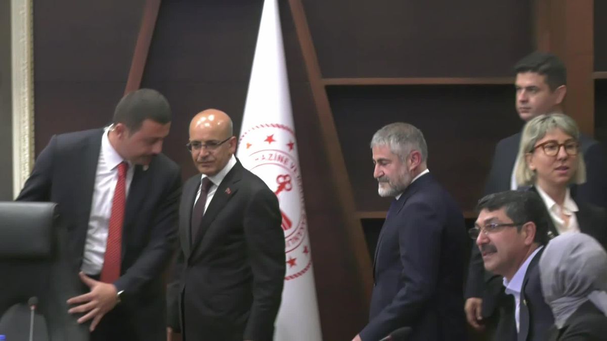 Hazine ve Maliye Bakanlığı'nda Devir Teslim Töreni... Bakan Şimşek: 'Türkiye'nin Rasyonel Bir Zemine Dönme Dışında Bir Seçeneği Kalmamıştır'