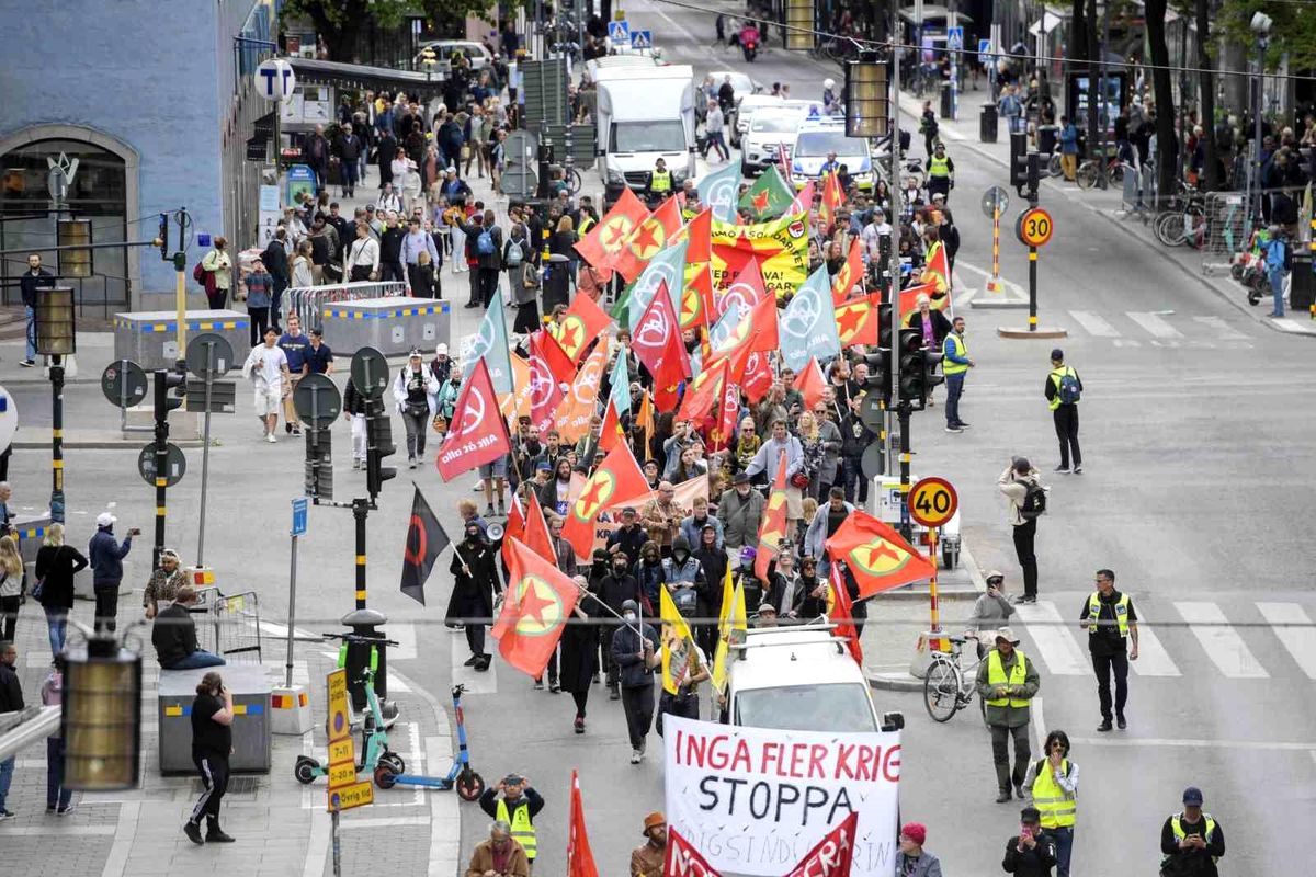 İsveç'te PKK/YPG destekçileri yeni terör yasasını protesto etti