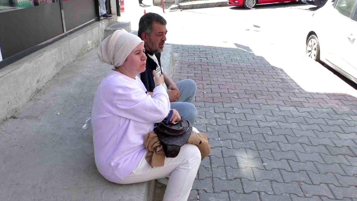 Sultangazi'de Engelli Kiracı Sokağa Atıldı