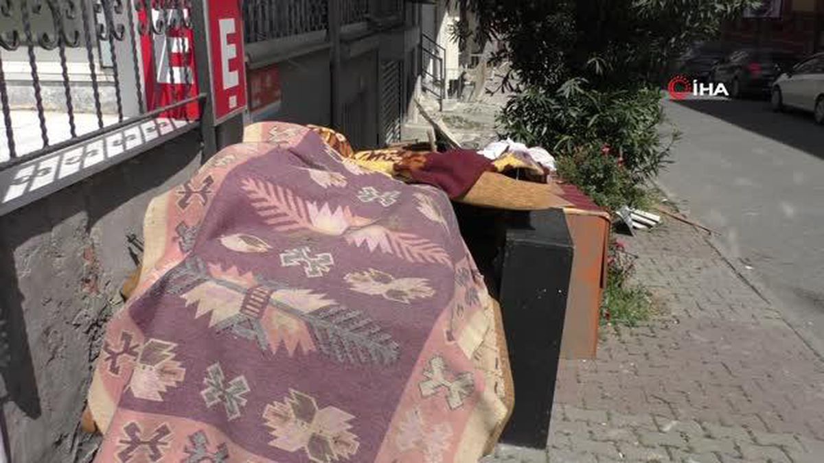Sultangazi'de Kardeşi Sokağa Atılan Abla Gözyaşlarını Tutamadı