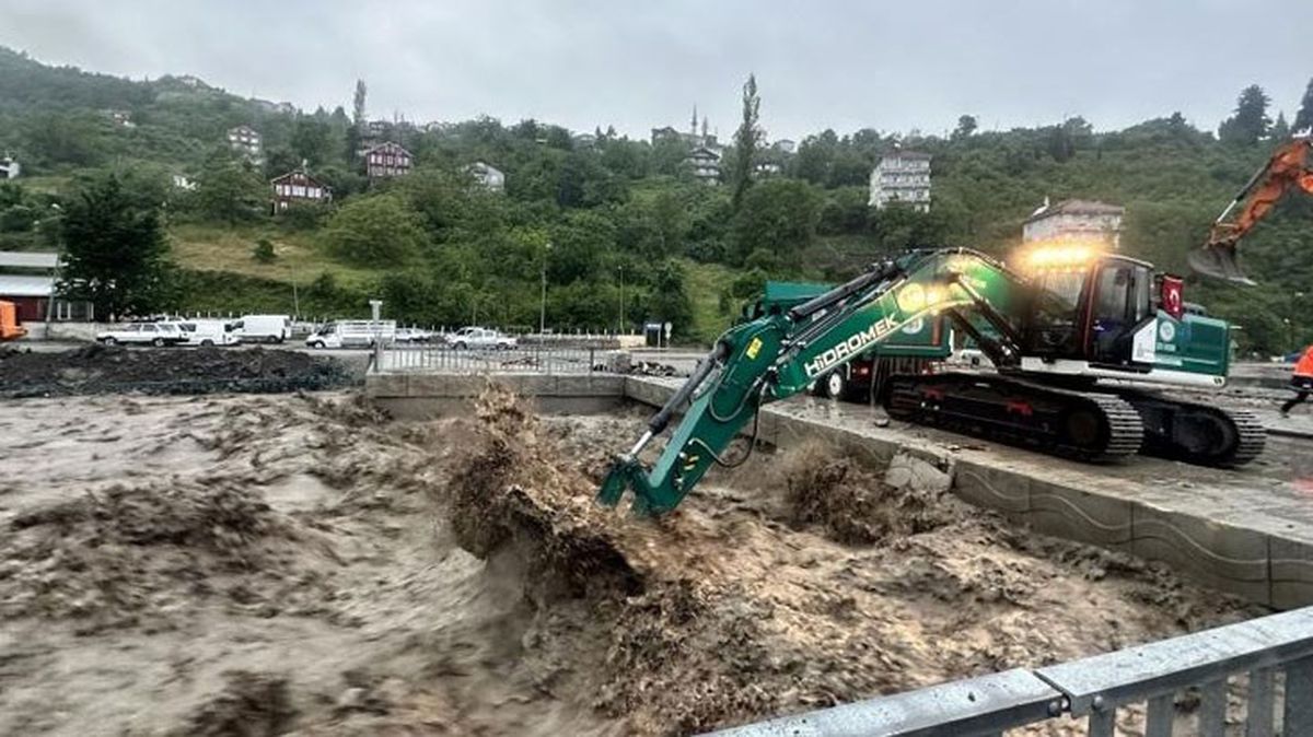 2 kentte can alan şiddetli yağış, yurt genelinde etkisini sürdürüyor! Meteoroloji'den 14 ile sarı, 2 ile turuncu uyarı var