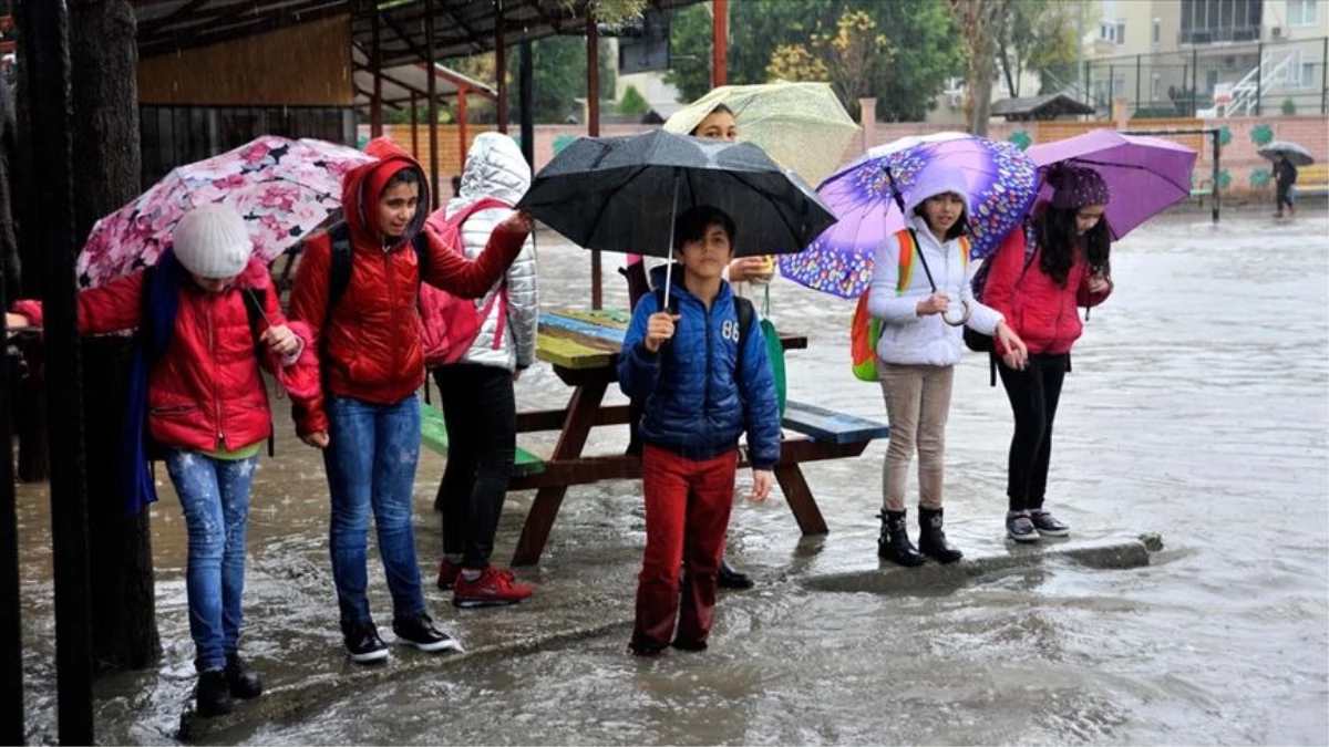 5 Haziran bugün okullar tatil mi? Kastamonu'da okullar tatil mi? Yağmur ve sel nedeniyle okulların tatil edildiği il ve ilçeler