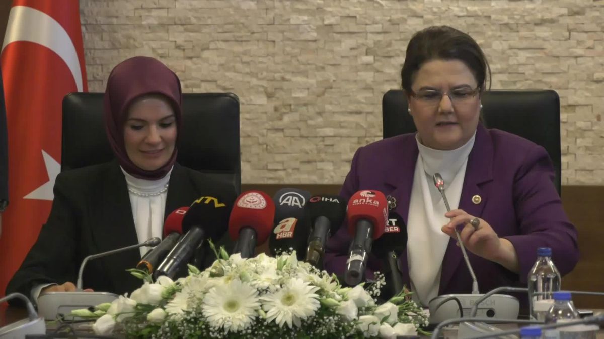Aile ve Sosyal Hizmetler Bakanlığı'nda Devir Teslim Töreni Yapıldı