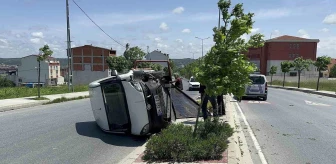 Arnavutköy'de Hafif Ticari Araç Kaza Yaptı
