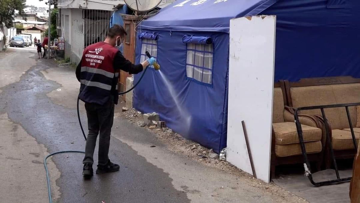 Hatay Büyükşehir Belediye Başkanı Lütfü Savaş, haşere ve vektörle mücadele için ilçe belediyelerini göreve çağırdı