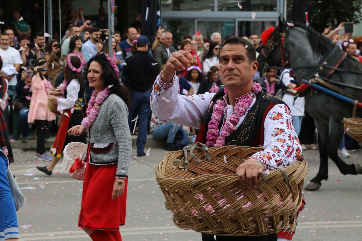 Bulgaristan'da Gül Festivali Yoğun İlgi Topladı