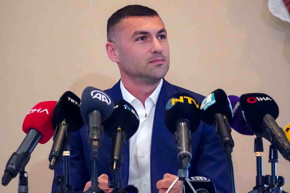 Burak Yılmaz: 'Varsa elini taşın altına koyacak birileri ben buradayım'