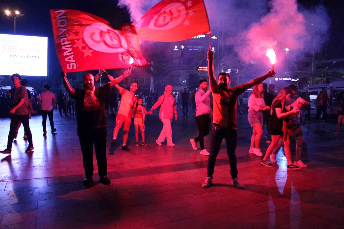 Galatasaray Şampiyonluğunu Aydın'da Kutladı