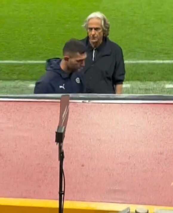 Galatasaray maçında Brezilyalı taraftarın çağrısına Jesus'tan çıldırtan tepki: Skandal, derhal gönderin Galatasaray maçında Brezilyalı taraftarın çağrısına Jesus'tan çıldırtan tepki: Skandal, derhal gönderin