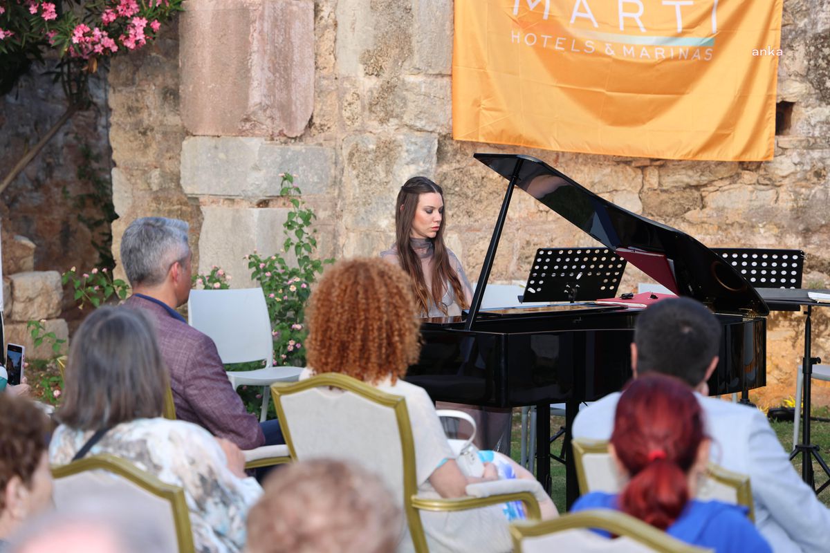 Marmaris Uluslararası Kültür ve Sanat Festivali devam ediyor