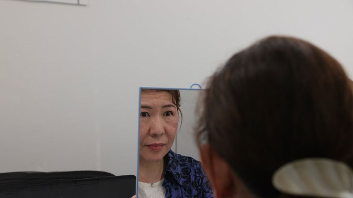 Maske takınca gülümsemeyi unuttular! Japonlar Kovid-19 sonrası gülümseme eğitimine koşuyor