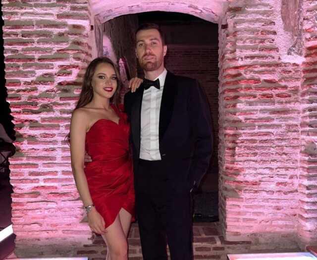 Oğulcan Engin'le ayrılan Miray Daner, ihanet iddiasını yalanladı: Konuşarak ayrıldık Oğulcan Engin'le ayrılan Miray Daner, ihanet iddiasını yalanladı: Konuşarak ayrıldık