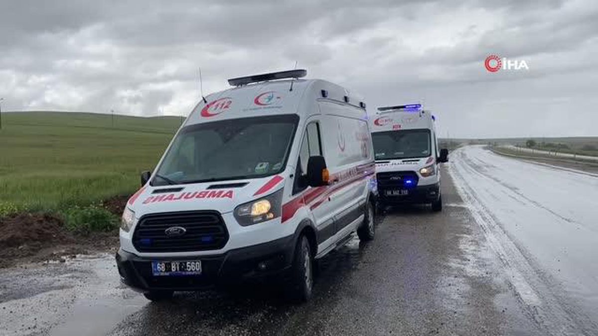 Otomobil kontrolden çıkıp tarlaya girdi: 3 yaralı