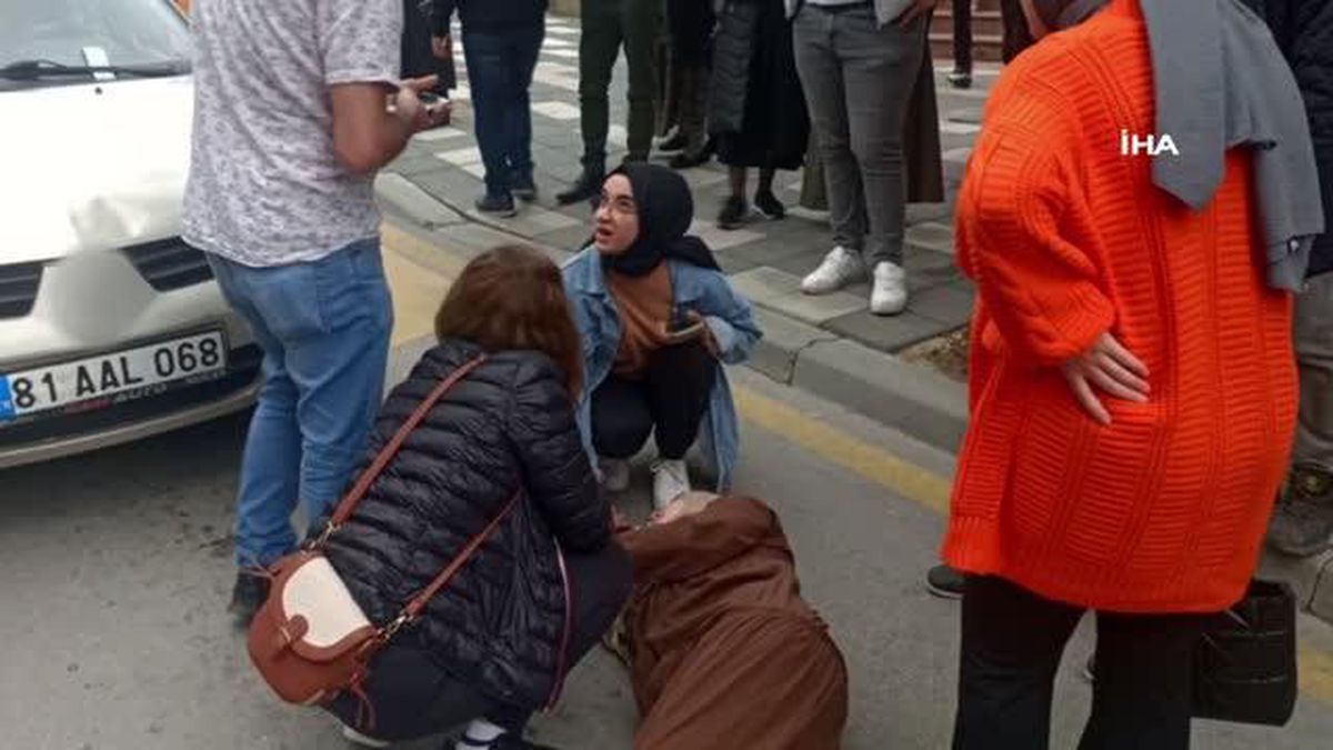 Yaya geçidinden geçen genç kıza otomobil çarptı