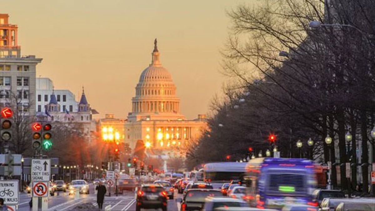 ABD'nin başkenti Washington DC'de uçuşa yasak bölgeyi ihlal eden uçağın pilotu baygın çıktı