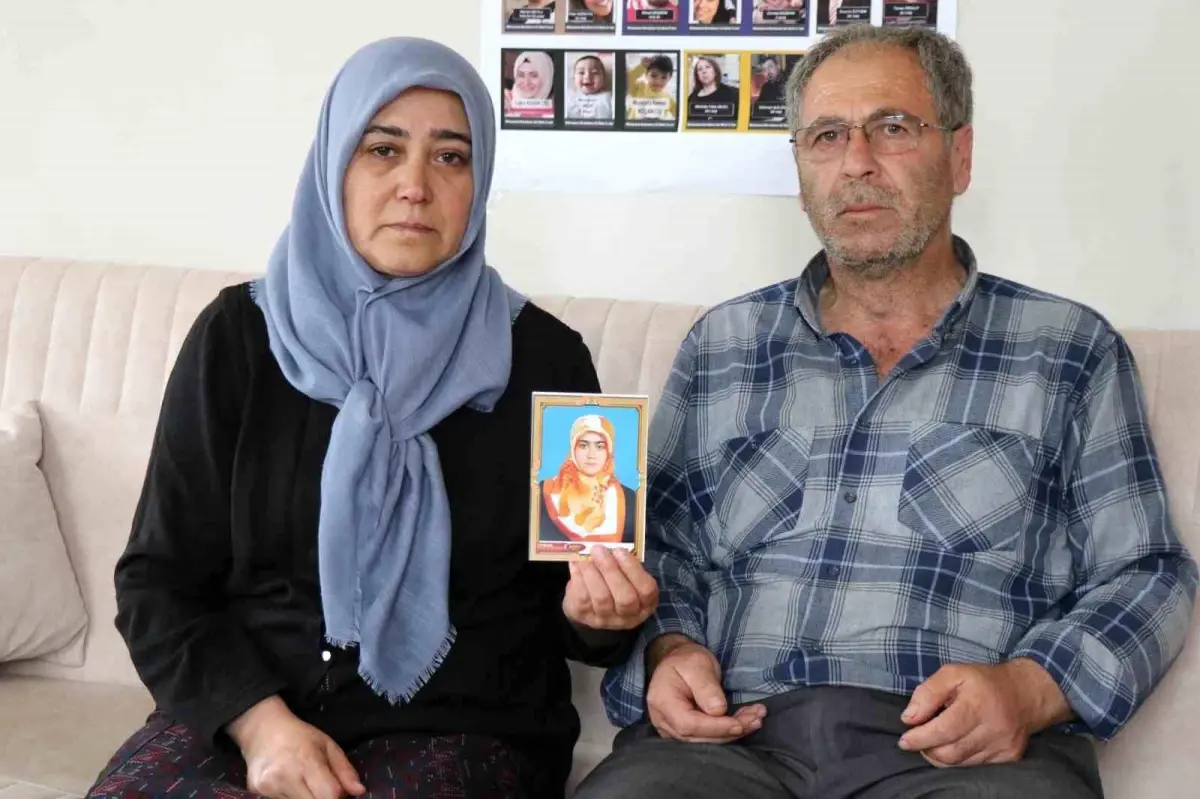 Kahramanmaraş'taki Depremde Enkaz Altında Kalan Öğretmen ve Çocuklarından Hala Haber Alınamadı