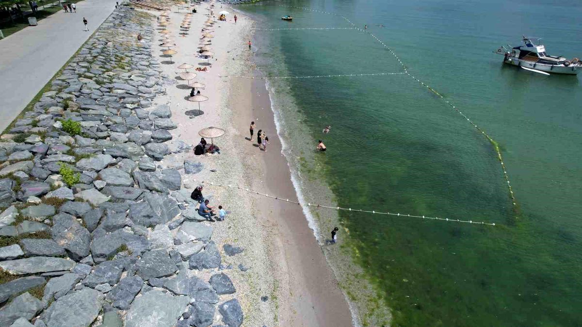 Avcılar'da Denizköşkler Plajı sezon için hazır