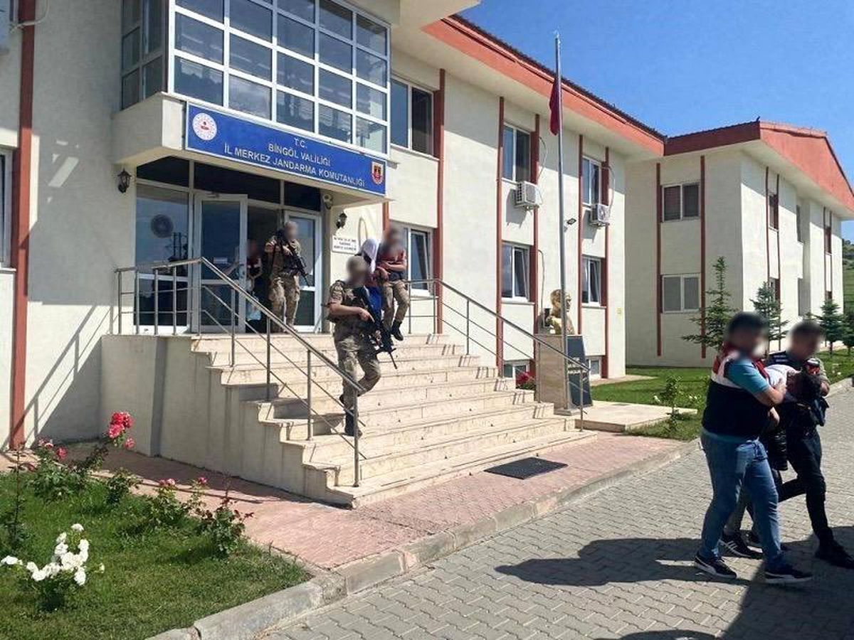 Bingöl'de 150 Bin TL Değerinde Altın ve Para Çalan Şüpheliler Yakalandı