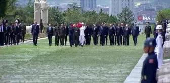 Cumhurbaşkanı Erdoğan ve yeni kabine üyelerinden Anıtkabir'e ziyaret